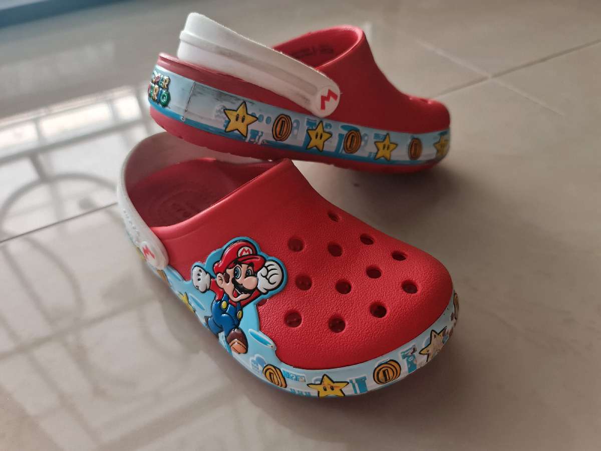 CROCS Fun Lab Super Mario รองเท้าลำลองเด็ก