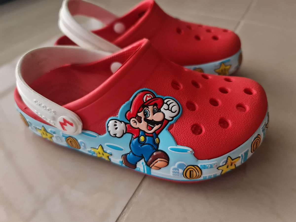CROCS Fun Lab Super Mario รองเท้าลำลองเด็ก