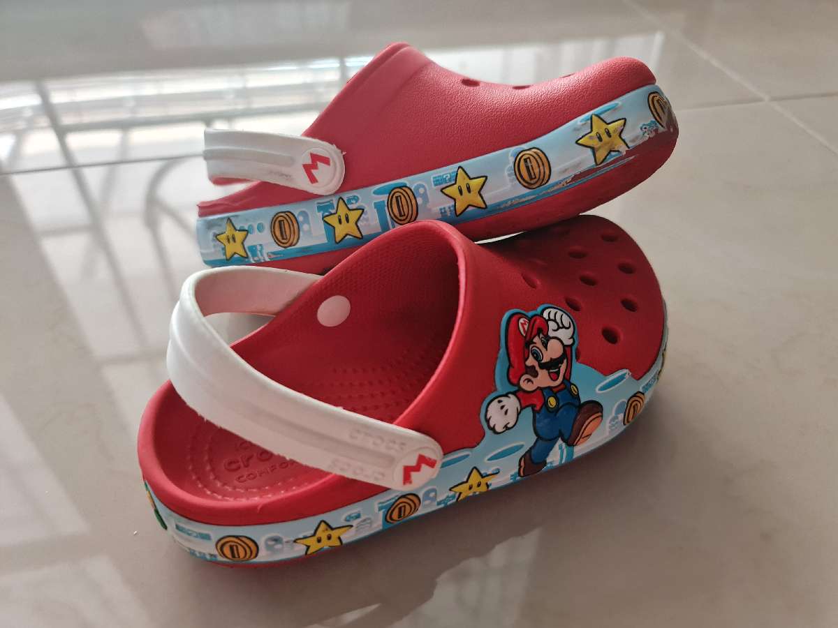 CROCS Fun Lab Super Mario รองเท้าลำลองเด็ก