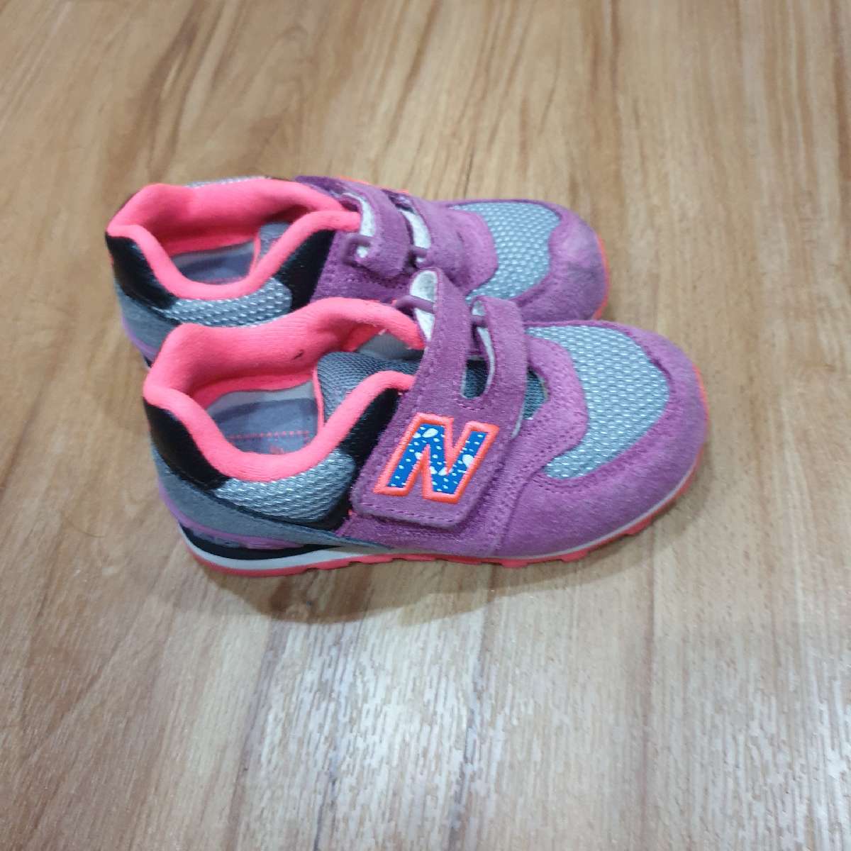รองเท้า New Balance