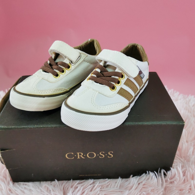 รองเท้าเด็ก CROSS KIDS 