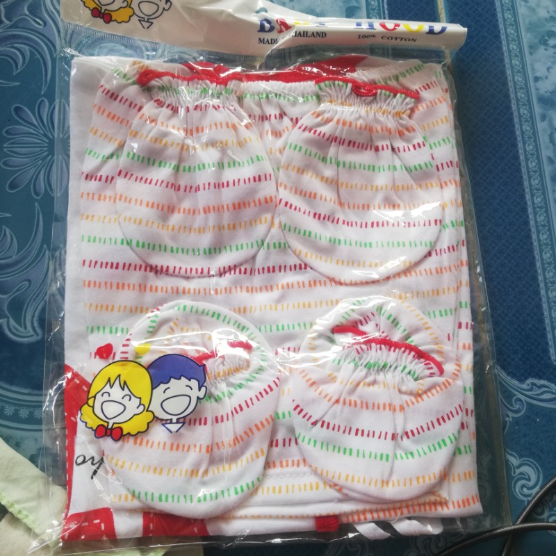 ชุด​เซ็ต​เสื้อผ้าเด็ก เสื้อ กางเกง ถุงมือ ถุงเท้า