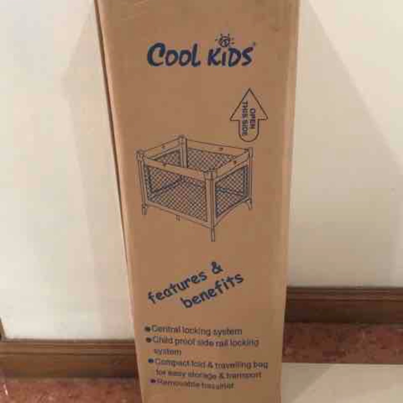 เตียงเปลเด็ก Cool Kids - Play Yard Comfy มือสอง