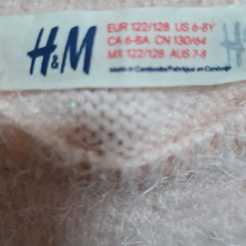 เสื้อเด็ก H&M งานขน น่าร๊าก ใส่ห้องแอร์ ไปห้างได้หมด ราคา 150 บาท รวมส่งฟรี