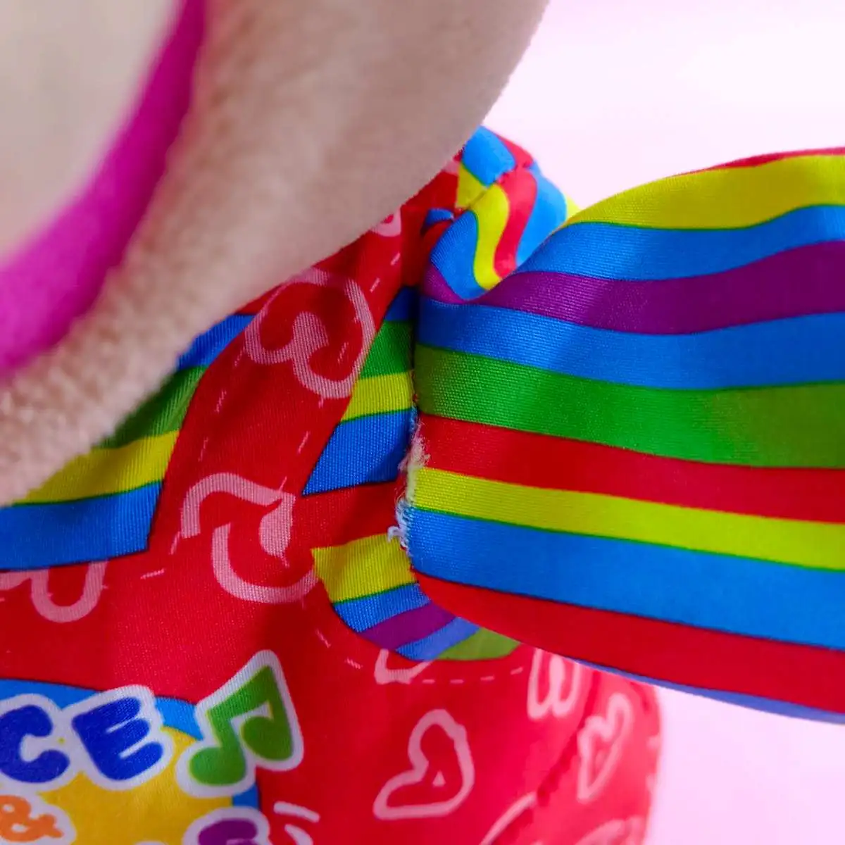 ตุ๊กตาเจ้าตูบ Fisher Price Tummy Dance & Play มีรอยผ้าขาดตรงแขนเสื้อทั้ง2ข้าาง