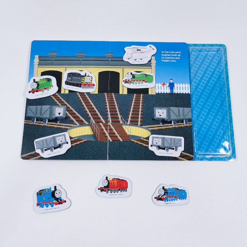 หนังสือบอร์ดบุ๊ค + แม่เหล็ก โทมัส Thomas' Magnetic Play Book (Thomas & Friends) Board book