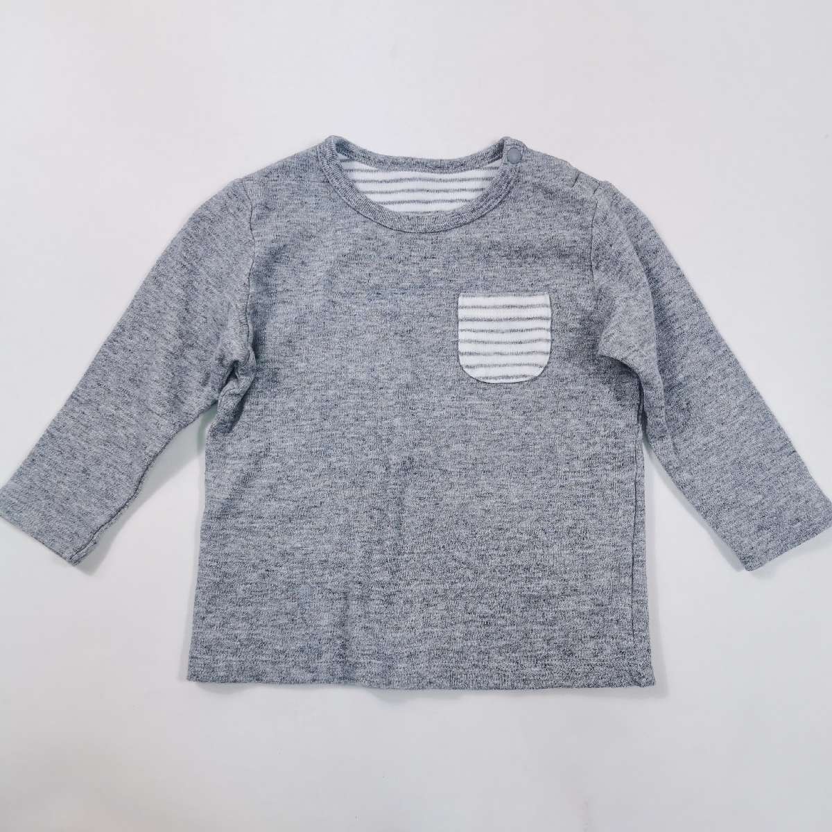 เสื้อแขนยาว UNIQLO BABY size 80 ส่วนสูง 80 cm น้ำหนัก 11 Kg ผ้าฝ้าย