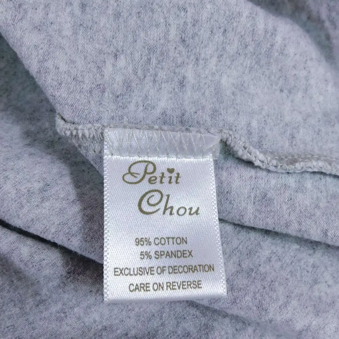 Petit Chou เสื้อคอปกแขนยาวสีเทา,แดง มีตำหนิเป็นคราบ