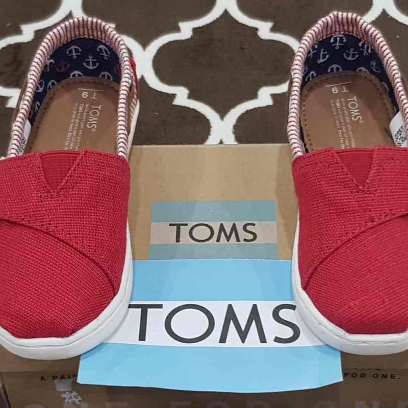 รองเท้าเด็ก toms