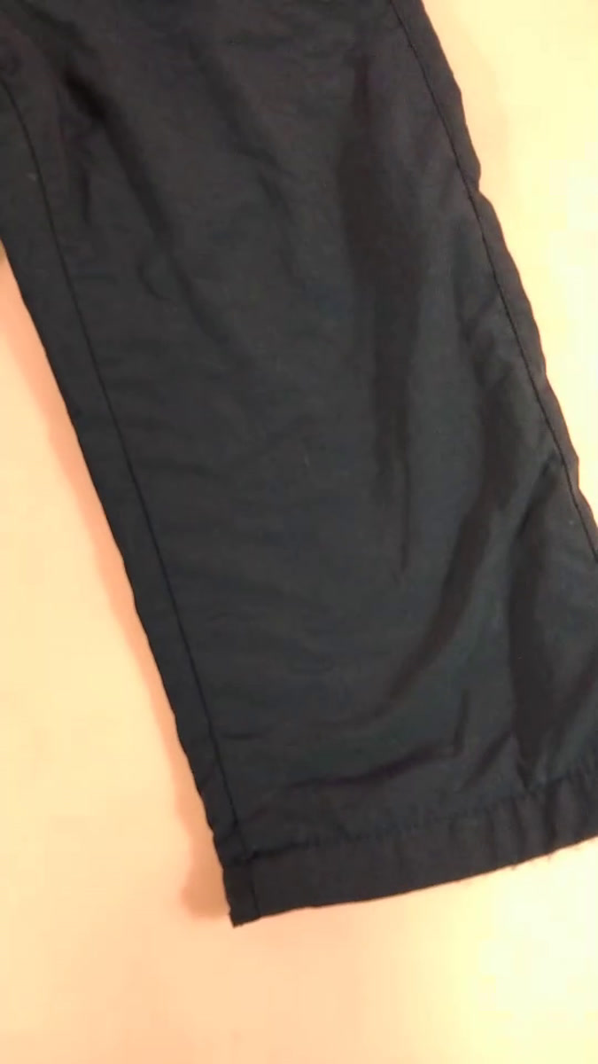 UNIQLO กางเกงขายาวผ้าร่มสีกรมไซส์ 90cm